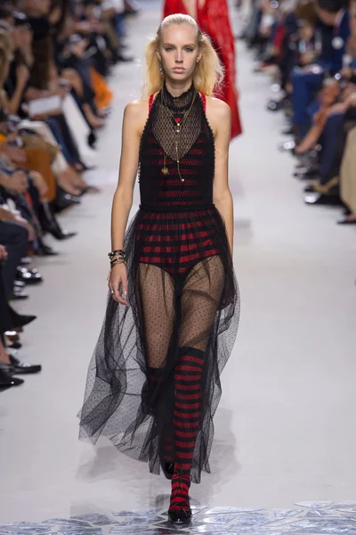 Look 35